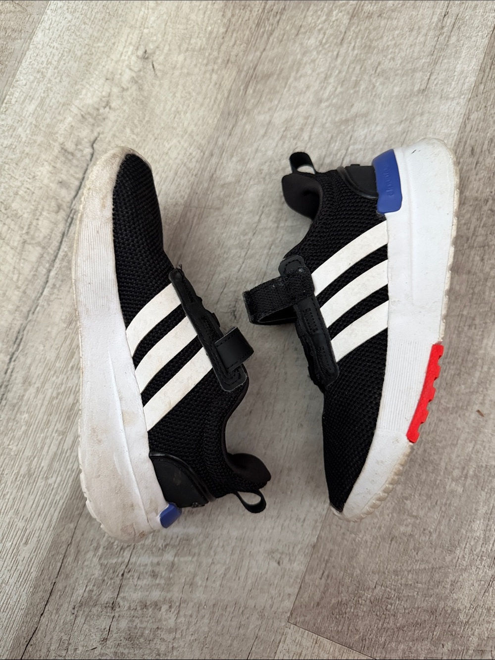 Adidas • racer TR21C